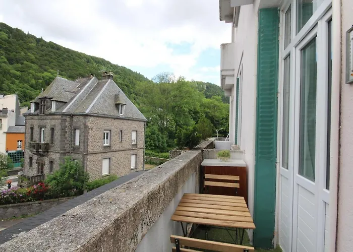 T3 Avec Balcon Au Mont-dore, Wifi, Proche Centre - Fr-1-608-155 * Le Mont-Dore